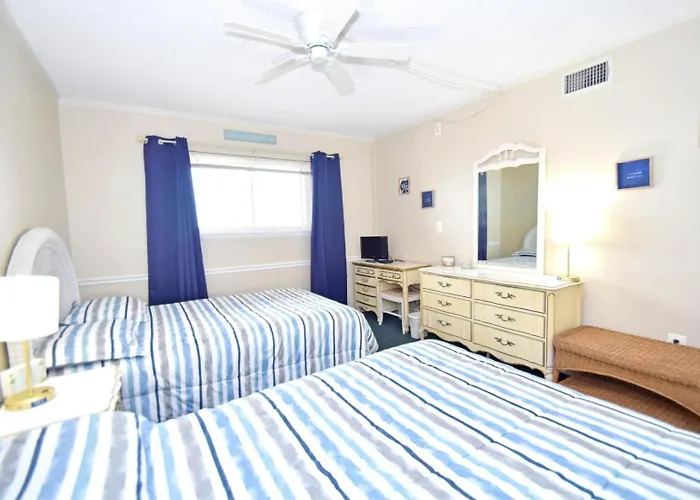 Towers 402 Apartment *